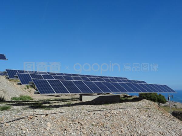 太陽能農(nóng)場的光電電池板
